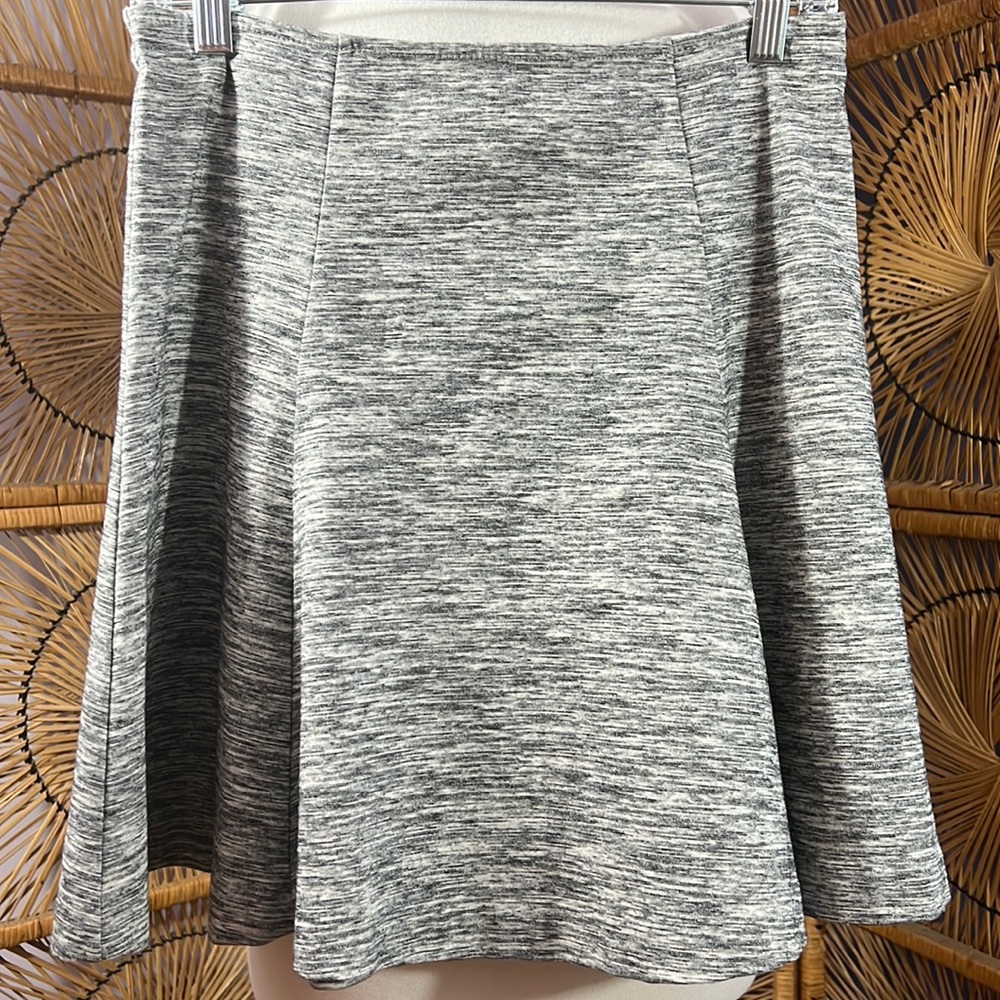 Like new medium Gap salt and pepper mini skirt.  Cotton blend. Stretchy fabric